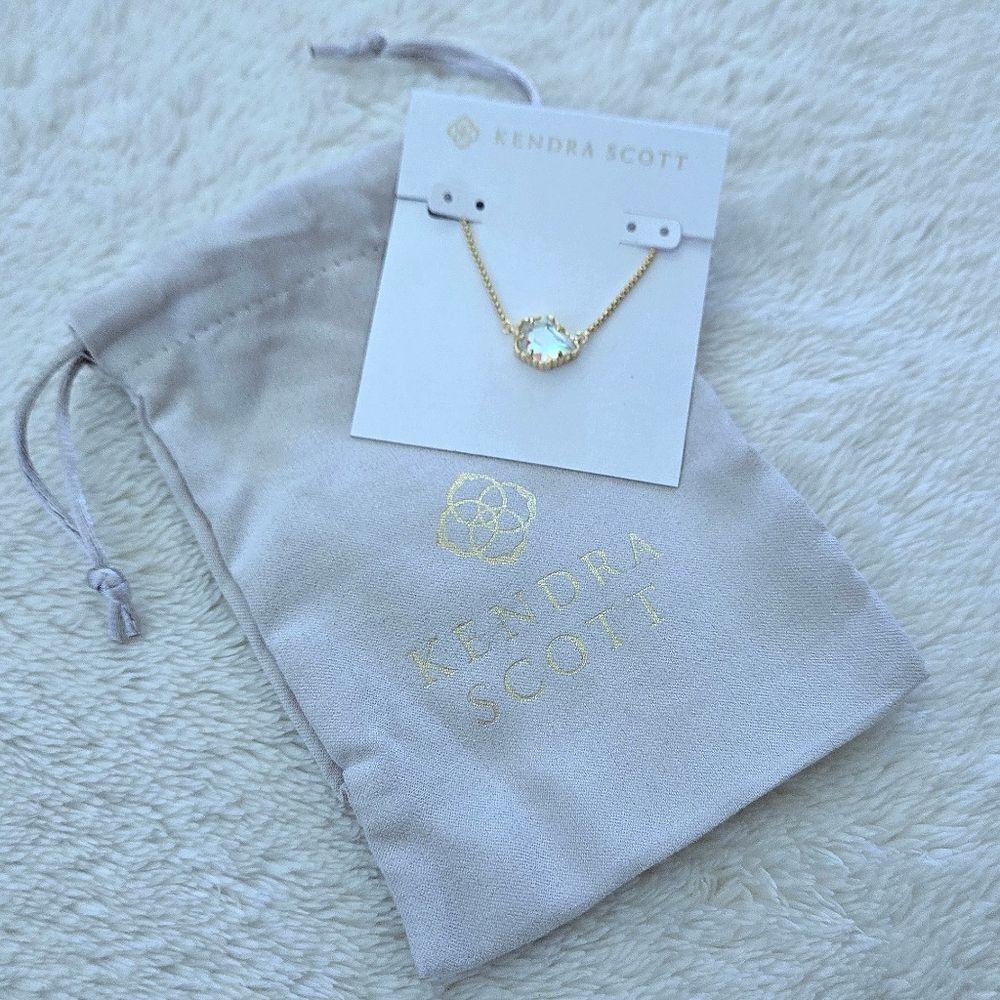 Kendra Scott "Tess" Dichroic Glass🪟 Pendant Necklace - NWT - Picture 6 of 16